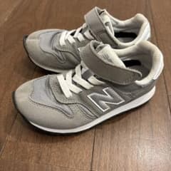 New Balance グレー スニーカーのサムネイル