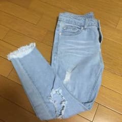 ダメージデニム 切りっぱなしのサムネイル
