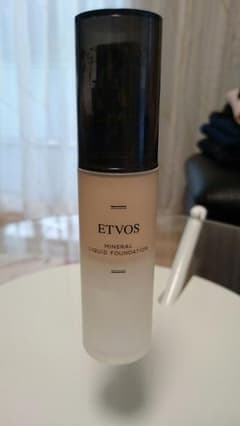 ETVOS ミネラルリキッドファンデーション ライトのサムネイル