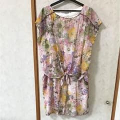 花柄ワンピースのサムネイル
