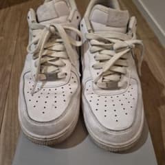 Nike Air Force 1 ホワイト スニーカーのサムネイル