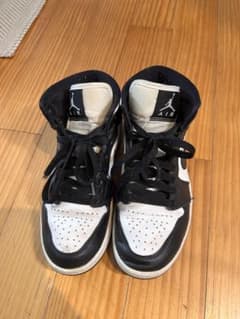 NIKE AIR JORDAN 1 MID GS 23.5cmのサムネイル