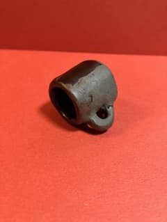小さい手作り陶器Oのサムネイル