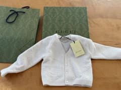 GUCCI ホワイト カーディガン ギフトボックス付きのサムネイル