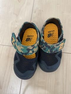 (松竹梅さま専用)New Balance KA208 ベビーサンダル 迷彩 13のサムネイル