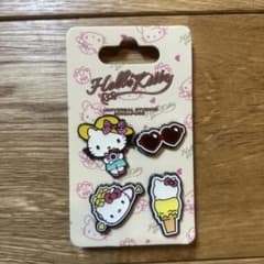 シンガポール限定 ハローキティ ピンバッジセット 4個入り 新品未使用