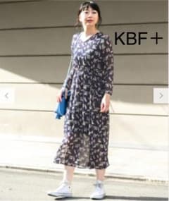 KBF+　フラワープリントシフォンワンピースのサムネイル