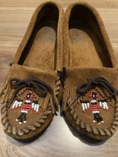 ミネトンカ　ビーズ刺繍付きブラウンモカシン　6.5のサムネイル