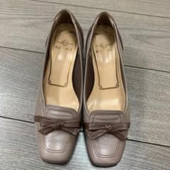 パンプス　 BELL FLORRIE 23.5センチ　ブラウンのサムネイル