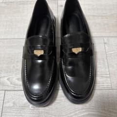 H&M ローファー ブラック ゴールドコインのサムネイル