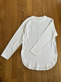 【最終お値下げ】GU ホワイト 長袖 Tシャツのサムネイル