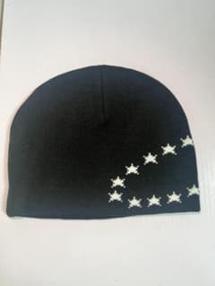 黒のニット帽 星型刺繍付き afb ビーニー - メルカリ