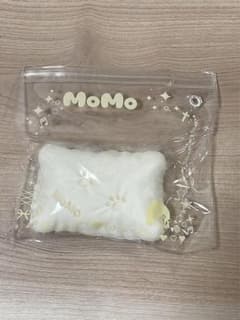 MoMo スクイーズ 肉球枕のサムネイル