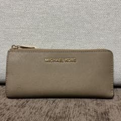 MICHAEL KORS ベージュ長財布のサムネイル