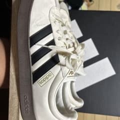 Adidas スニーカーのサムネイル