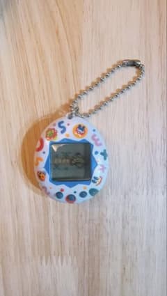 【美品】Expo 2025 タマゴ型デジタルペット