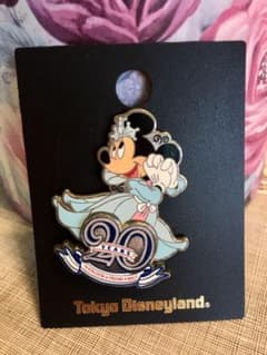 7月末まで！ディズニー 20周年ピンバッジ ミニーのサムネイル