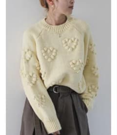 [WEB Exclusive] Heart Design Crew Neck Knit Ungrid Yellow