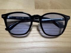 UNIQLO ブラックフレーム サングラス 361-463724のサムネイル