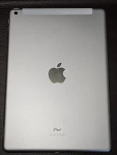 iPad 第8世代 32GB WI-fi+Cellularモデル シルバー - メルカリ