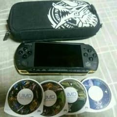 早い者勝ち！モンハン仕様PSP&ケース＋ソフト4つ＋充電器説明お読みくださいのサムネイル