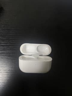 Apple AirPods Pro エアーポッズ　プロ　充電ケース　充電器　純正のサムネイル
