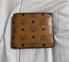 ☆MCM ブラウンレザー 二つ折り財布☆のサムネイル