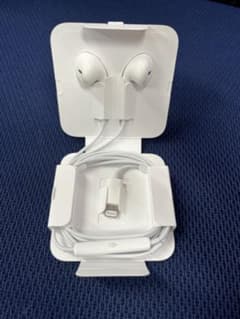 【値下げ】iPhone 純正 Lightningイヤホン 新品未使用のサムネイル