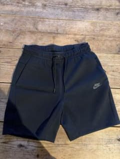 NIKEテックフリース　ショートパンツM廃番モデル NIKEテックフリース ショートパンツM廃番モデル - メルカリ