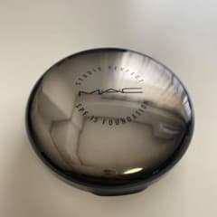M・A・C スタジオ パーフェクト SPF 15 ファンデーションのサムネイル