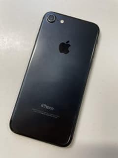 iPhone 7 Black 128GB SIMフリー MNCK2J/A 83%のサムネイル