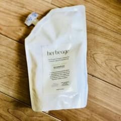 herbeage (エルベージュ アロマティックモイスチャーヘアシャンプー)のサムネイル