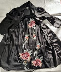 刺繍入り黒ワンピースのサムネイル