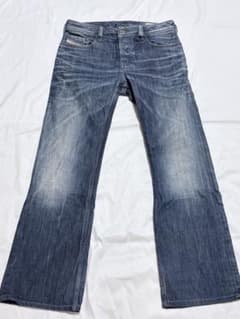 【美品】DIESEL ZATINY W28 008M2 ブーツカット イタリア製のサムネイル