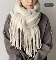 値下げchaco closetもこもこボリュームマフラー アイボリーのサムネイル