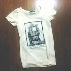 Tシャツ 外国人のサムネイル