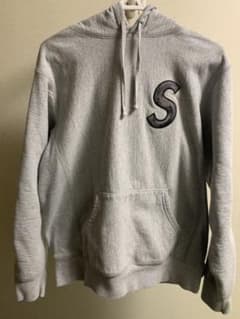 早い物勝ち supremeパーカーのサムネイル