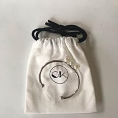 リエ様専用    chai Kim   パールバングルのサムネイル