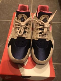 美品★エアハラチNIKE スニーカーのサムネイル
