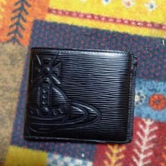 Vivienne Westwood のブラックレザー二つ折り財布のサムネイル