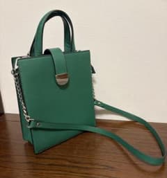 ZARAグリーン ハンドバッグ シンプル デザイン