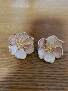 フラワーモチーフ ピアス &イヤリング両耳用 ピンク系のサムネイル