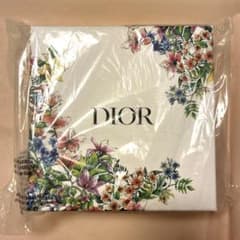 【未使用】Dior ギフトボックス 花柄のサムネイル