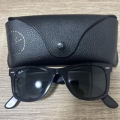 Ray-Ban ブラック サングラス ケース付きのサムネイル