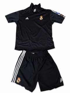 レアル・マドリード adidas ブラックシャツとショーツセットのサムネイル