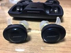 BOSEBluetoothイヤホン  ほぼ新品！ USB充電器つき 人気カラー！のサムネイル