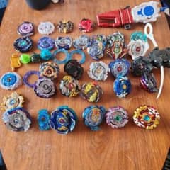 ベイブレード　引退品　大量まとめ売り レアベイ多数のサムネイル