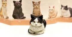 はしもとみお 猫の彫刻 (木彫り風猫 ハチワレ)のサムネイル
