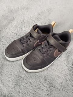 タイムセール‼️NIKE スニーカー　21cm 美品のサムネイル