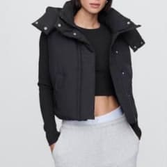 新品】GAP デュべ ラップ ブラック ダウンベスト 定価15,900円 - メルカリ